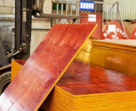 高低層都使用的紅面建筑模板